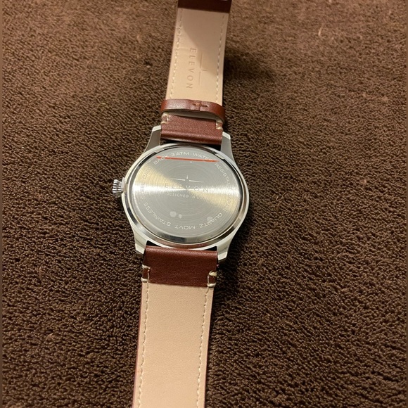NWOT Men’s Elevon watch. Perfect condition. Never used. - Picture 2 of 4